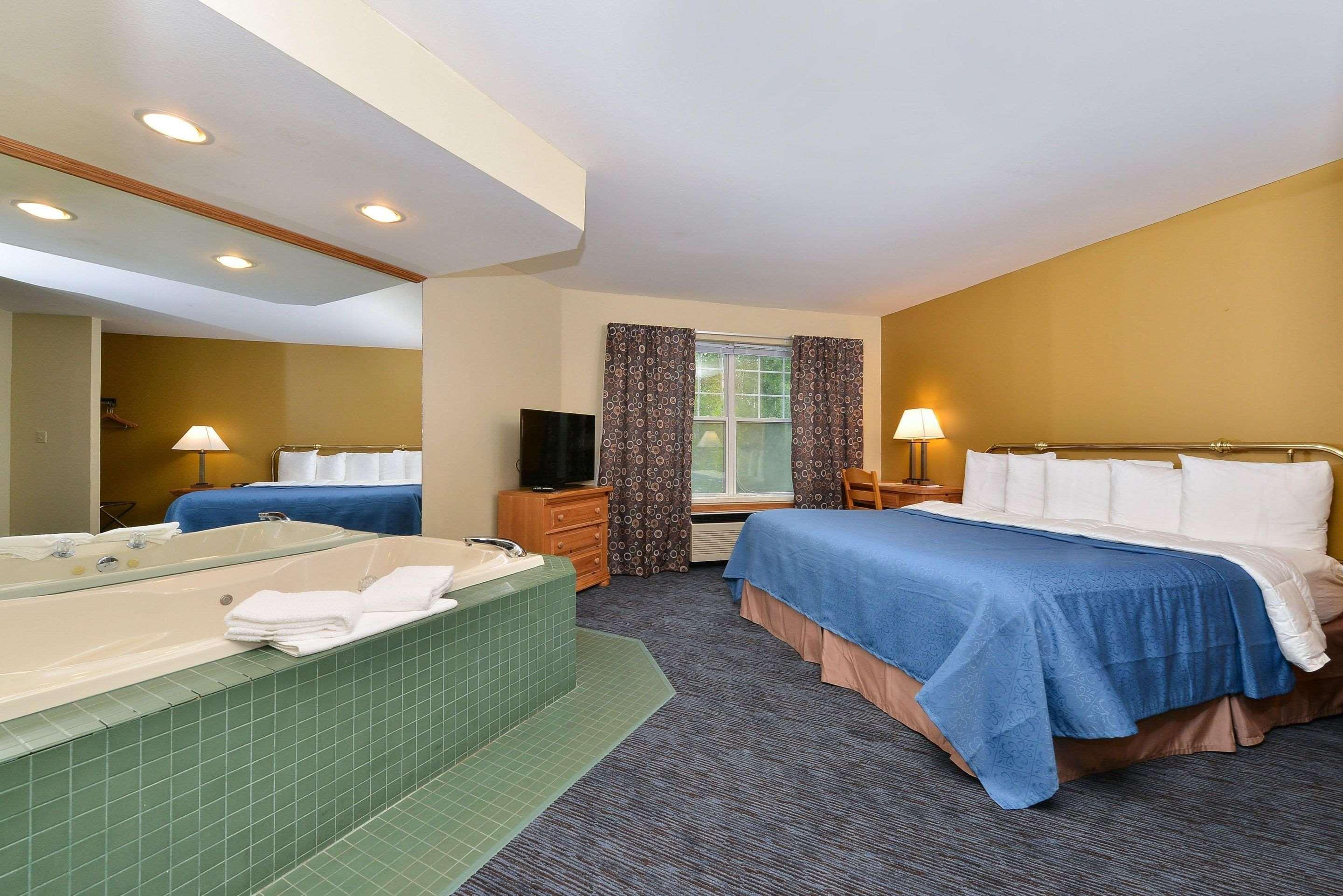 Quality Inn & Suites Shawano Экстерьер фото